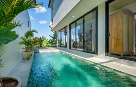 4-zimmer villa 200 m² in Batu Bolong Beach, Indonesien. $409 000