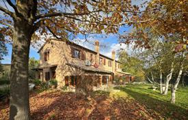 25-zimmer landgut 718 m² in Chianciano Terme, Italien. 880 000 €