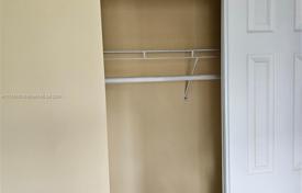 3-zimmer haus in der stadt 141 m² in Miami, Vereinigte Staaten. $589 000