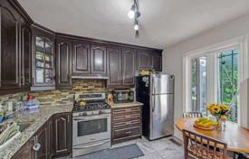 11-zimmer haus in der stadt in Scarborough, Kanada. C$1 325 000