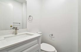 6-zimmer haus in der stadt in Scarborough, Kanada. C$1 025 000