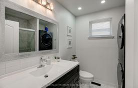 10-zimmer haus in der stadt in Etobicoke, Kanada. C$1 707 000