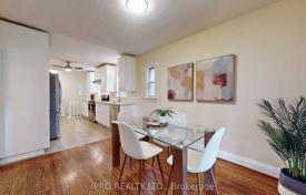 7-zimmer haus in der stadt in Scarborough, Kanada. C$1 157 000