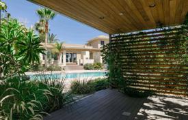 4-zimmer einfamilienhaus 690 m² in Mouttagiaka, Zypern. 7 000 000 €