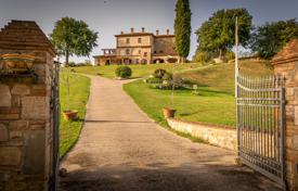 19-zimmer landgut 595 m² in Todi, Italien. 1 130 000 €