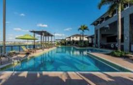 Haus in der Stadt – Miami Lakes, Miami, Florida,  Vereinigte Staaten. $995 000