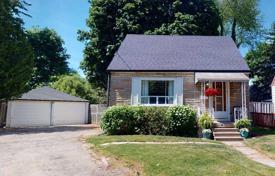 3-zimmer haus in der stadt in East York, Kanada. C$1 010 000