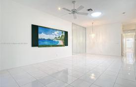 Haus in der Stadt – Boynton Beach, Florida, Vereinigte Staaten. $369 000