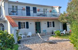 4-zimmer einfamilienhaus 132 m² in Tivat city, Montenegro. 420 000 €