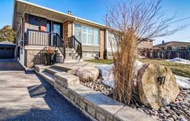 9-zimmer stadthaus in North York, Kanada. C$1 512 000