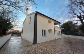 4-zimmer haus in der stadt 165 m² in Pula, Kroatien. 380 000 €