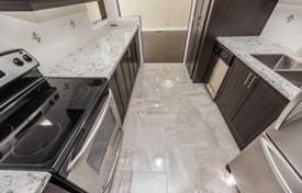 5-zimmer haus in der stadt in Etobicoke, Kanada. C$1 388 000