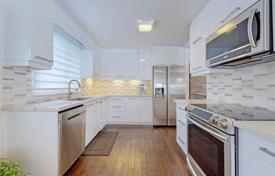7-zimmer haus in der stadt in Scarborough, Kanada. C$1 325 000