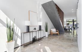 4-zimmer haus in der stadt 251 m² in Miami, Vereinigte Staaten. $1 349 000