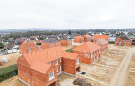 New residential complex with villas in Ile-de-France, Frankreich. ab 306 000 €