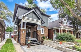 Haus in der Stadt – East York, Toronto, Ontario,  Kanada. C$2 481 000