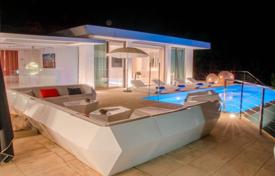 Villa – Ibiza, Balearen, Spanien. 19 800 €  pro Woche