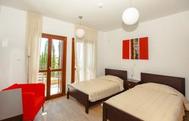 3-zimmer stadthaus 215 m² in Aphrodite Hills, Zypern. 1 300 000 €