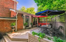 4-zimmer haus in der stadt in East York, Kanada. C$2 378 000