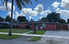Haus in der Stadt – Miami Gardens, Miami, Florida,  Vereinigte Staaten. $530 000
