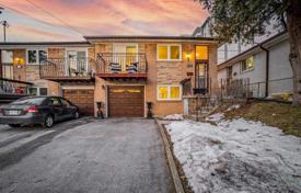 10-zimmer stadthaus in North York, Kanada. C$1 297 000