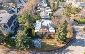 11-zimmer haus in der stadt in North York, Kanada. C$2 457 000