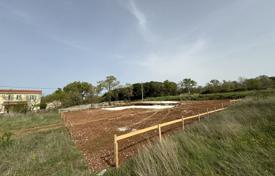 Grundstück in Svetvinčenat, Kroatien. 145 000 €