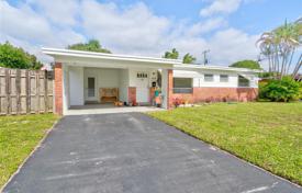 Haus in der Stadt – Pembroke Pines, Broward, Florida,  Vereinigte Staaten. $500 000