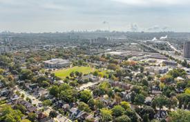 13-zimmer haus in der stadt in North York, Kanada. C$1 207 000