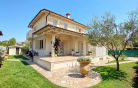 4-zimmer villa 290 m² in Pietrasanta, Italien. 1 900 000 €
