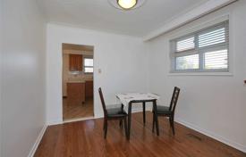 4-zimmer haus in der stadt in North York, Kanada. C$1 550 000