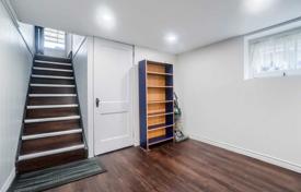 4-zimmer haus in der stadt in Etobicoke, Kanada. C$1 262 000