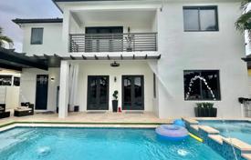 4-zimmer haus in der stadt 336 m² in Hialeah, Vereinigte Staaten. $1 250 000