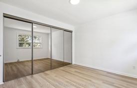 8-zimmer haus in der stadt in Scarborough, Kanada. C$1 462 000