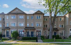 9-zimmer stadthaus in North York, Kanada. C$1 881 000