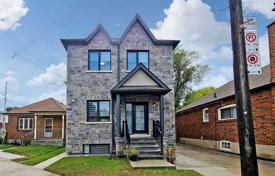 Haus in der Stadt – East York, Toronto, Ontario,  Kanada. C$2 128 000