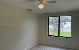 3-zimmer haus in der stadt 119 m² in Miami, Vereinigte Staaten. $450 000