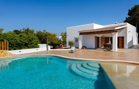 Villa – Ibiza, Balearen, Spanien. 2 700 €  pro Woche
