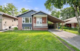 9-zimmer haus in der stadt in Scarborough, Kanada. C$1 210 000