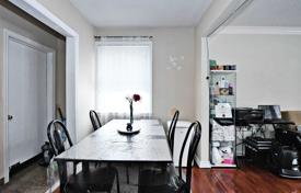 10-zimmer haus in der stadt in North York, Kanada. C$1 924 000