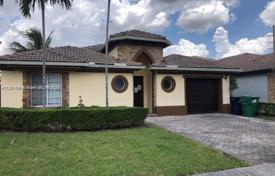 Haus in der Stadt – West End, Miami, Florida,  Vereinigte Staaten. $700 000