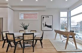 9-zimmer haus in der stadt in Etobicoke, Kanada. C$2 587 000