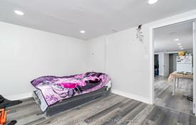 8-zimmer haus in der stadt in Scarborough, Kanada. C$1 418 000