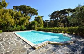 Villa – Forte dei Marmi, Toskana, Italien. 23 400 €  pro Woche