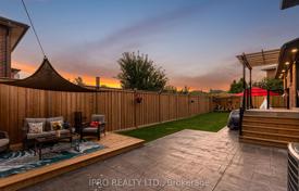 17-zimmer haus in der stadt in Etobicoke, Kanada. C$2 452 000