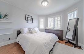 12-zimmer haus in der stadt in Scarborough, Kanada. C$2 030 000
