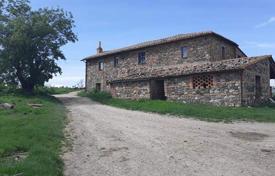 Farm – Radicofani, Toskana, Italien. 950 000 €