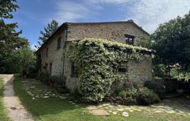 3-zimmer wohnung 250 m² in Castelnuovo di Val di Cecina, Italien. 650 000 €