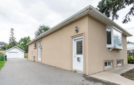 11-zimmer haus in der stadt in Etobicoke, Kanada. C$1 779 000