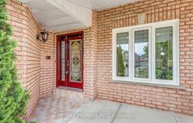 11-zimmer haus in der stadt in Scarborough, Kanada. C$1 792 000